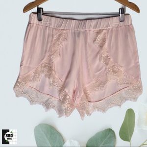 Kendall & Kylie Blush Pink Lace Shorts Size Medium